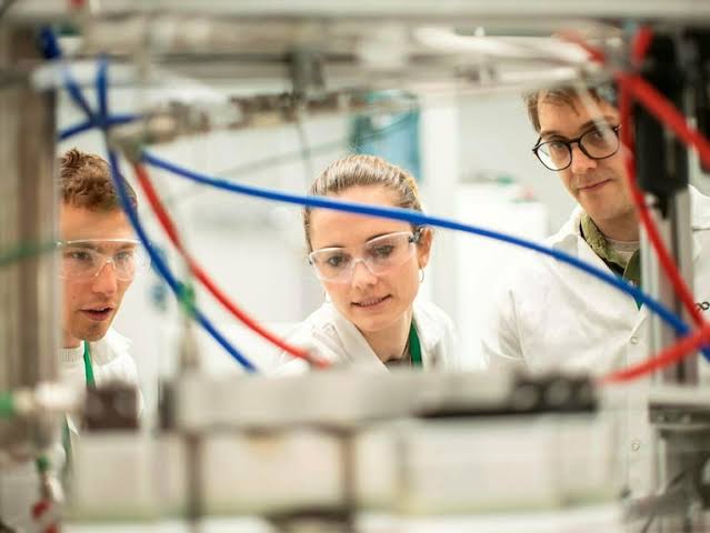 Défis de la recherche scientifique en France